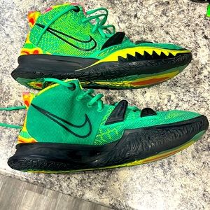 Kyrie 7 Ky-D Weatherman’s size 13